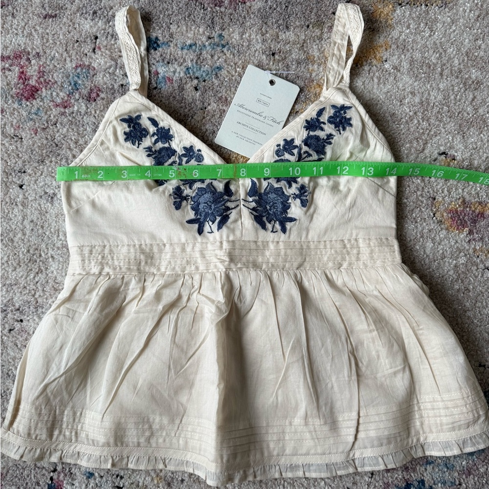 Abercrombie & Fitch Cream Blouse with Navy Floral Embroidery - Picture 4 of 5